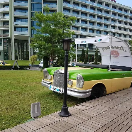 Апартамент Plaza 17
