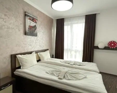 Plaza 17 Апартамент *