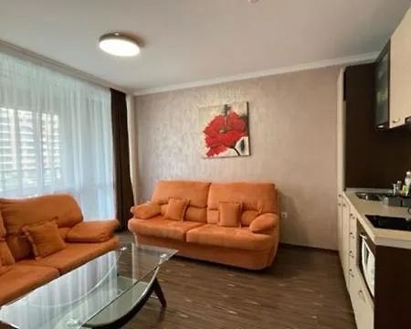 Апартамент Plaza 17