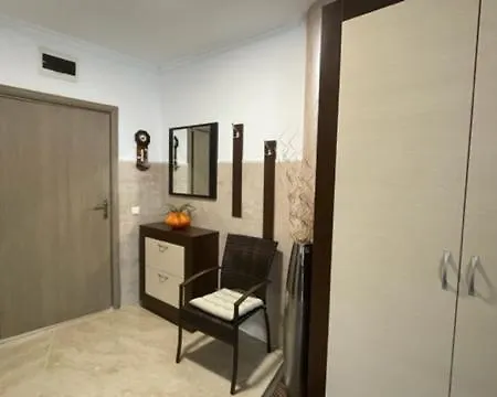 Апартамент Plaza 17