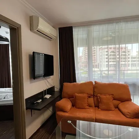 Plaza 17 Apartment